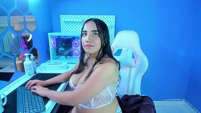 Alice 26  online show from 10-23-25, 08:29