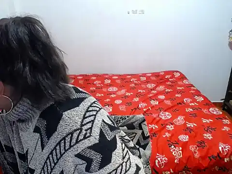 Tu-Reina online show from 10-15-25, 02:33