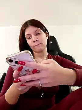 MeCherryy online show from 11-12-25, 05:13