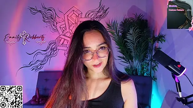 Snapshot of Emmi_Roberts chatting on 05-28-26, 12:08 Emmi Roberts online show from 05-28-26, 12:08