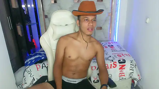 Snapshot of sex_mikee chatting on 03-15-25, 06:25 sex mikee online show from 03-15-25, 06:25