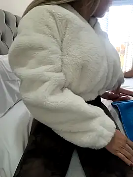 Alyssa 76 online show from 11-21-25, 03:33