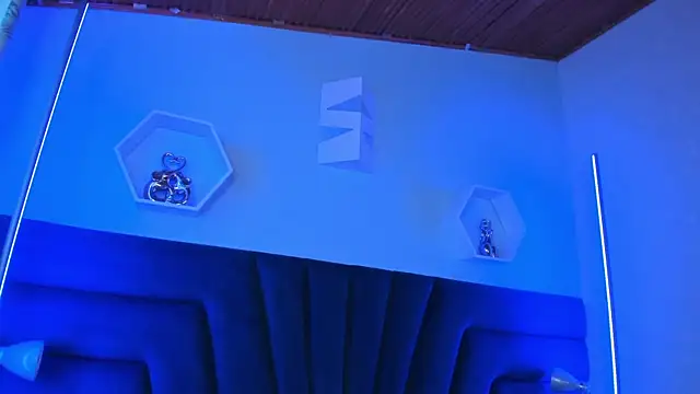 Snapshot of alice_kingsley_ chatting on 01-13-26, 02:44 alice kingsley online show from 01-13-26, 02:44