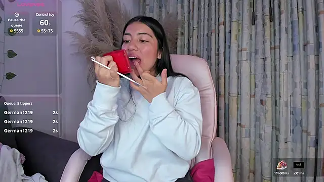 Snapshot of Quiinn_bx chatting on 03-22-25, 11:42 Quiinn bx online show from 03-22-25, 11:42