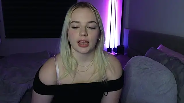 margot robbie7 online show from 12-04-25, 12:42