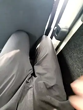 Snapshot of ikeike-kun chatting on 09-18-25, 03:41 ikeike-kun online show from 09-18-25, 03:41