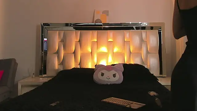 Snapshot of pauline_rouge chatting on 11-08-25, 11:21 pauline rouge online show from 11-08-25, 11:21