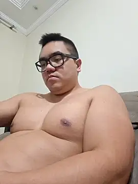 awesometeacher33 online show from 05-19-26, 04:46