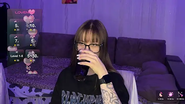 Snapshot of Romanhavesweetydick777 chatting on 11-17-25, 05:52 Romanhavesweetydick777 online show from 11-17-25, 05:52