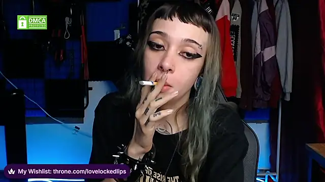 Snapshot of lovelockedlips chatting on 05-31-26, 06:09 lovelockedlips online show from 05-31-26, 06:09
