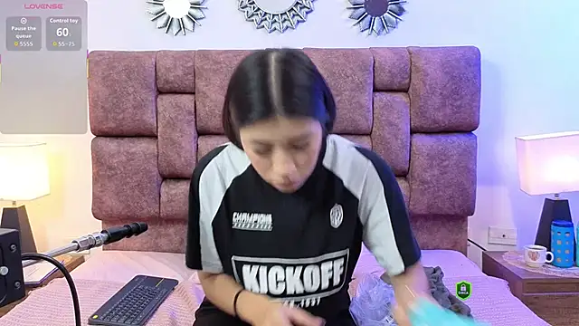 Lili Opal online show from 04-27-26, 12:03