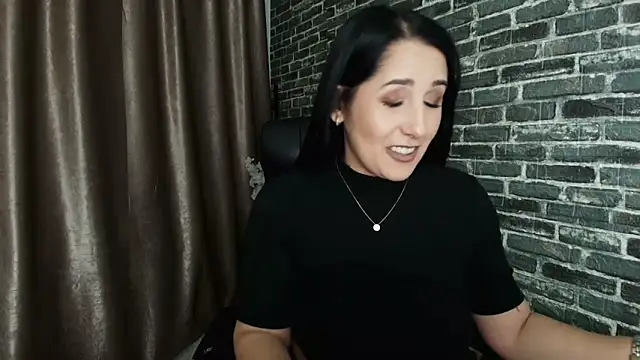 Snapshot of missdyaa chatting on 10-20-25, 11:16 missdyaa online show from 10-20-25, 11:16