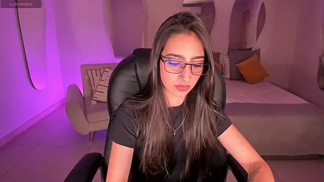 Snapshot of LarisaSmirnov chatting on 12-01-25, 12:04 LarisaSmirnov online show from 12-01-25, 12:04