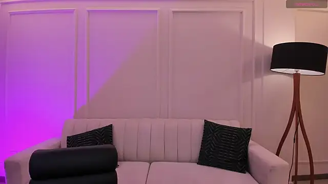 MaiaCollins online show from 09-16-25, 06:20