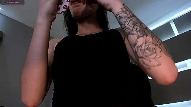 MaiaCollins online show from 10-20-25, 07:14