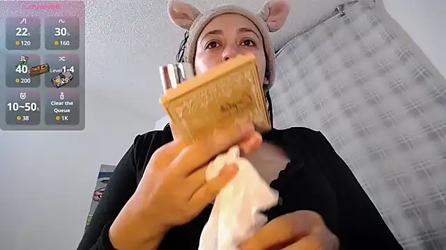 Snapshot of xx_chloesex chatting on 09-30-25, 01:10 xx chloesex online show from 09-30-25, 01:10