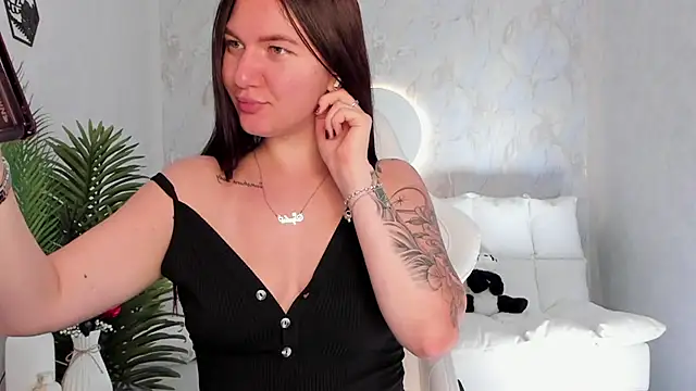 Snapshot of babyisperfect chatting on 09-11-25, 03:39 babyisperfect online show from 09-11-25, 03:39