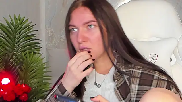 Snapshot of babyisperfect chatting on 09-12-25, 05:07 babyisperfect online show from 09-12-25, 05:07