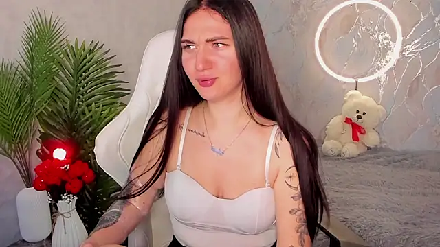 Snapshot of babyisperfect chatting on 12-05-25, 03:48 babyisperfect online show from 12-05-25, 03:48