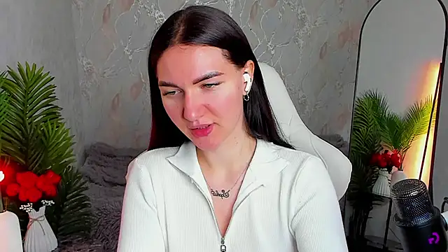 Snapshot of babyisperfect chatting on 05-02-26, 01:21 babyisperfect online show from 05-02-26, 01:21
