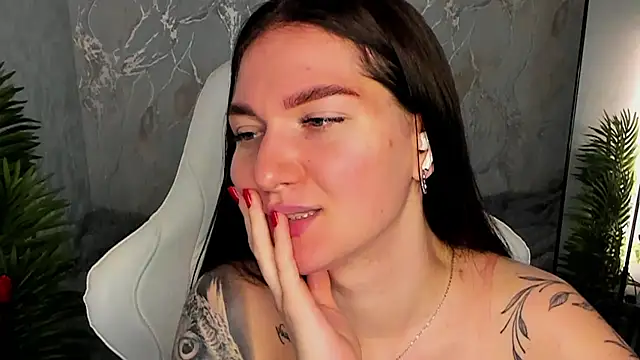 Snapshot of babyisperfect chatting on 06-12-26, 01:37 babyisperfect online show from 06-12-26, 01:37
