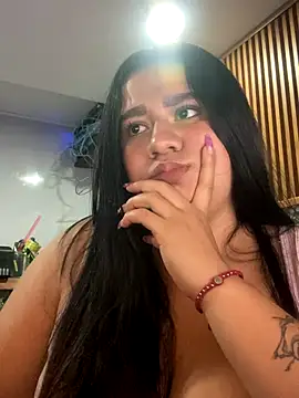 Vaiolet 2222 online show from 09-13-25, 05:51