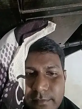 Snapshot of vikesh05 chatting on 11-20-25, 04:51 vikesh05 online show from 11-20-25, 04:51