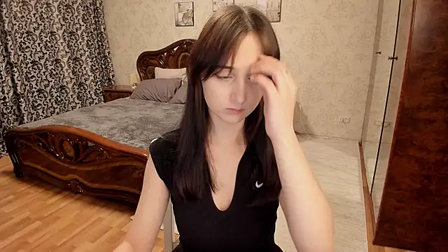 Snapshot of JulietMonli chatting on 10-29-25, 11:45 JulietMonli online show from 10-29-25, 11:45