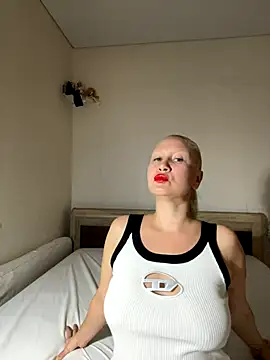 Nikusia online show from 10-09-25, 01:42