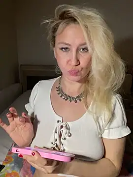 Nikusia online show from 04-18-26, 07:18