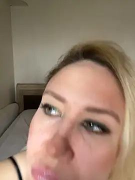 Nikusia online show from 04-19-26, 09:52