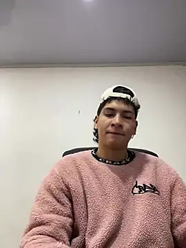 Snapshot of Jhojan_twink chatting on 03-14-25, 01:57 Jhojan twink online show from 03-14-25, 01:57