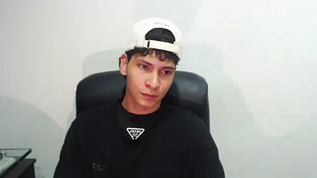 Snapshot of Jhojan_twink chatting on 03-19-25, 11:03 Jhojan twink online show from 03-19-25, 11:03