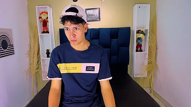 Snapshot of Jhojan_twink chatting on 09-24-25, 11:35 Jhojan twink online show from 09-24-25, 11:35