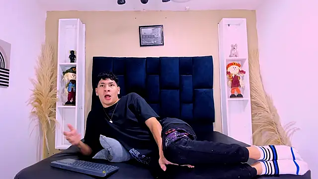 Snapshot of Jhojan_twink chatting on 10-09-25, 12:25 Jhojan twink online show from 10-09-25, 12:25