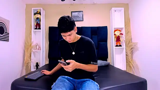 Snapshot of Jhojan_twink chatting on 10-17-25, 12:52 Jhojan twink online show from 10-17-25, 12:52