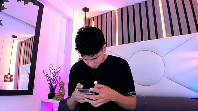 Snapshot of Jhojan_twink chatting on 11-04-25, 07:13 Jhojan twink online show from 11-04-25, 07:13