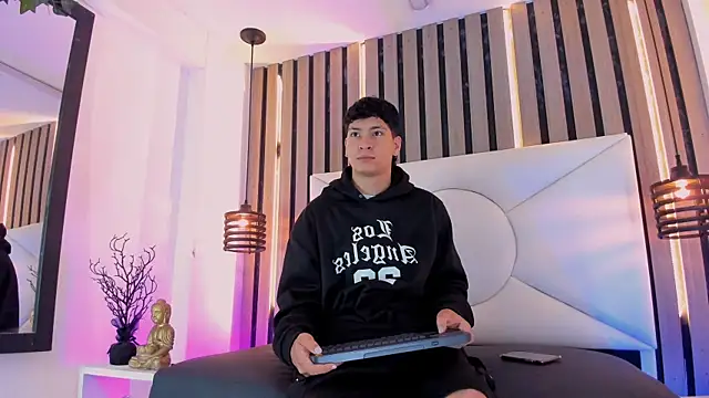 Snapshot of Jhojan_twink chatting on 11-05-25, 12:16 Jhojan twink online show from 11-05-25, 12:16