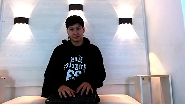 Snapshot of Jhojan_twink chatting on 12-04-25, 12:03 Jhojan twink online show from 12-04-25, 12:03