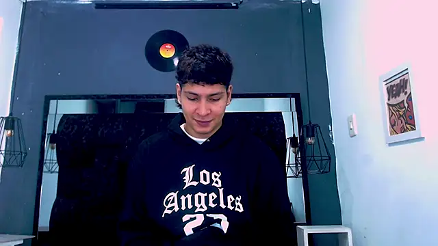 Snapshot of Jhojan_twink chatting on 03-20-26, 05:12 Jhojan twink online show from 03-20-26, 05:12