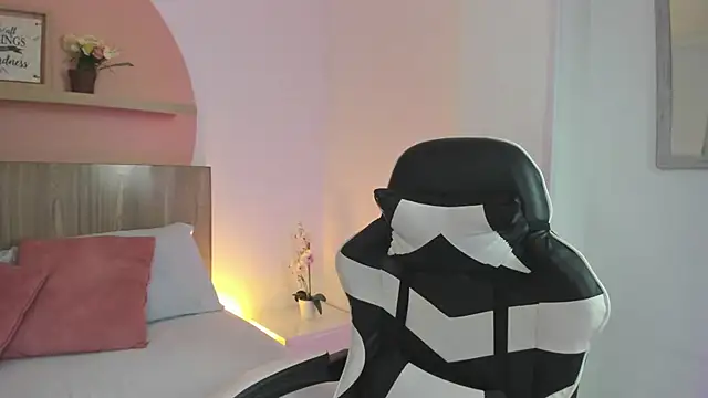 nina blake online show from 10-07-25, 02:31