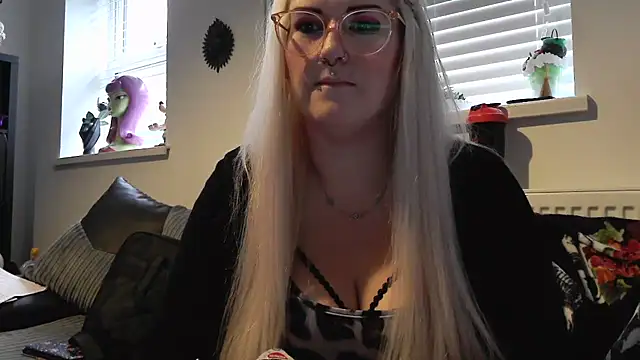 Sizzling Indie36 online show from 10-13-25, 03:34