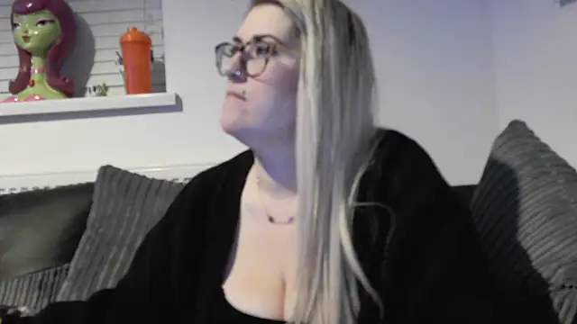 Sizzling Indie36 online show from 11-21-25, 06:06