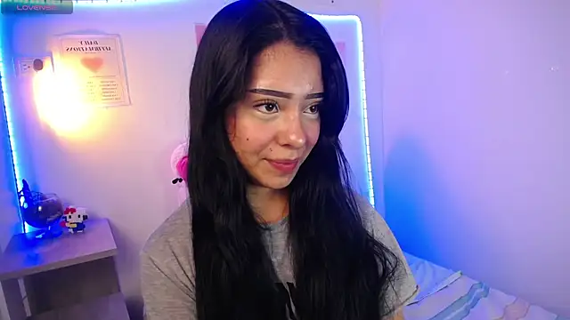 Emilybutterfly1 online show from 10-10-25, 09:14