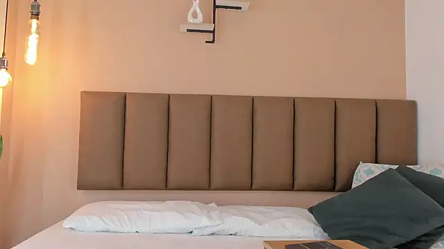 Snapshot of honeygray02 chatting on 10-08-25, 12:03 honeygray02 online show from 10-08-25, 12:03