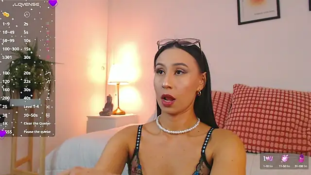 Valen ross  online show from 09-12-25, 01:17