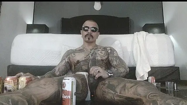 Snapshot of danilog515 chatting on 10-29-25, 03:20 danilog515 online show from 10-29-25, 03:20