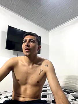 pareja curiosa19 online show from 10-29-25, 02:14