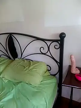 emiliemilf online show from 09-22-25, 07:27