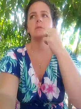 emiliemilf online show from 04-22-26, 07:04